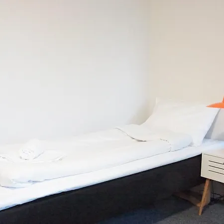 Enter Hotel